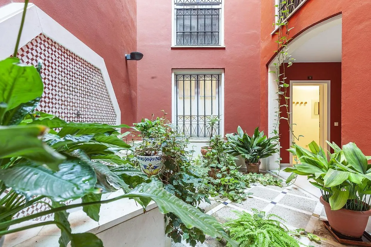 Precioso En Santa Cruz Lirio Bajo Apartment Seville